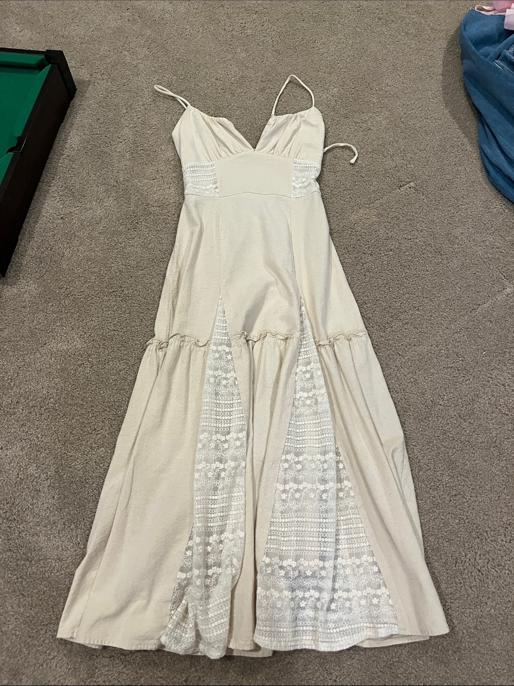 Cream Lace-Panel Maxi Dress with Spaghetti Straps